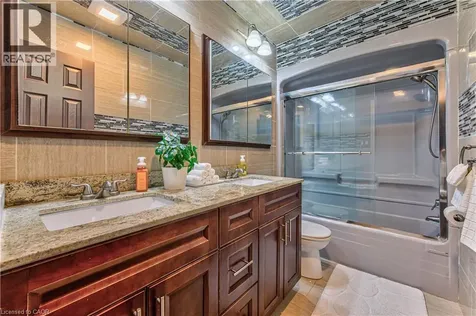 2560 Palisander Avenue Mississauga ON L5B 2L2