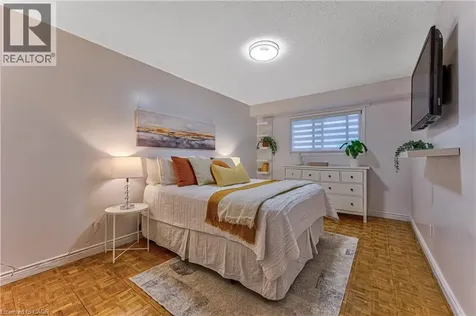 2560 Palisander Avenue Mississauga ON L5B 2L2