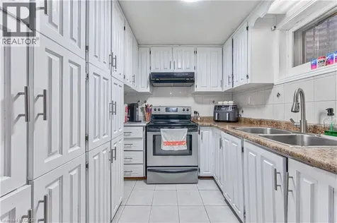 2560 Palisander Avenue Mississauga ON L5B 2L2