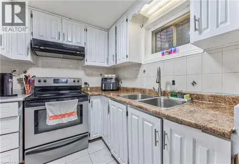 2560 Palisander Avenue Mississauga ON L5B 2L2