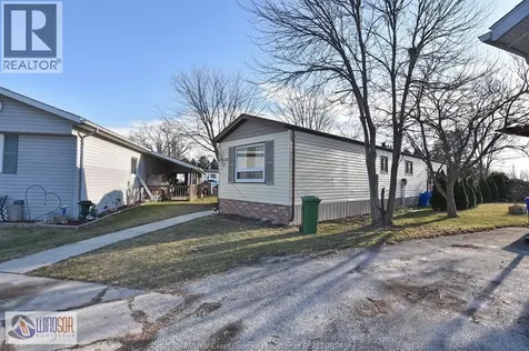 327 Regent Court Essex ON N8M 2Z2