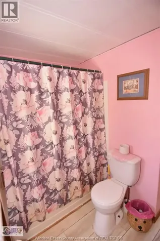 327 Regent Court Essex ON N8M 2Z2