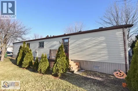 327 Regent Court Essex ON N8M 2Z2
