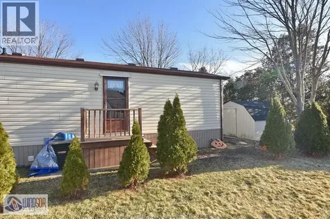 327 Regent Court Essex ON N8M 2Z2