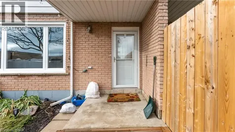 52 Ewing Drive Brantford ON N3R 5H8
