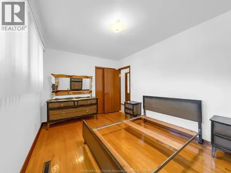 14 Roger Street Leamington ON N8H 3N9