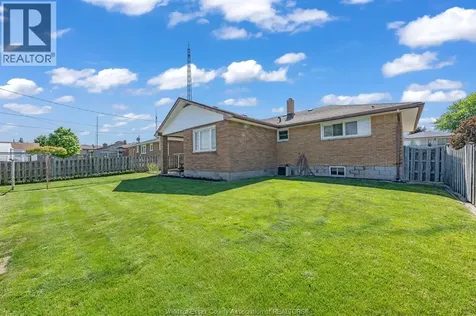 14 Roger Street Leamington ON N8H 3N9