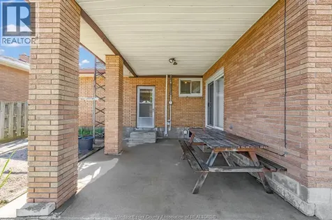 14 Roger Street Leamington ON N8H 3N9