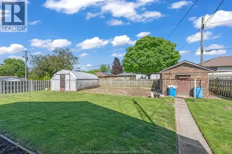 14 Roger Street Leamington ON N8H 3N9