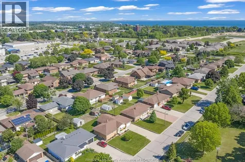 14 Roger Street Leamington ON N8H 3N9
