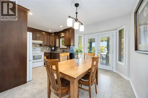 222 Thames Crescent Sarnia ON N7S 5C9