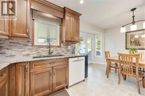 222 Thames Crescent Sarnia ON N7S 5C9