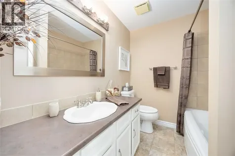 222 Thames Crescent Sarnia ON N7S 5C9