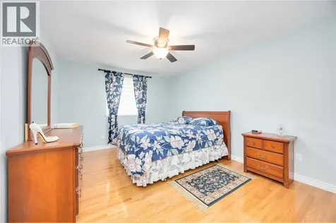 222 Thames Crescent Sarnia ON N7S 5C9