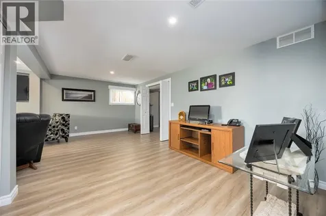 222 Thames Crescent Sarnia ON N7S 5C9