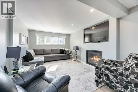 222 Thames Crescent Sarnia ON N7S 5C9