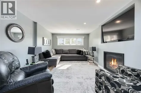 222 Thames Crescent Sarnia ON N7S 5C9