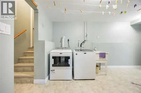 222 Thames Crescent Sarnia ON N7S 5C9