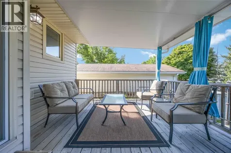 222 Thames Crescent Sarnia ON N7S 5C9
