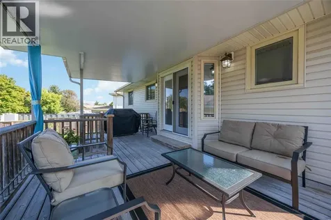 222 Thames Crescent Sarnia ON N7S 5C9