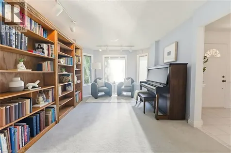 2155 Heidi Avenue Burlington ON L7M 3X2