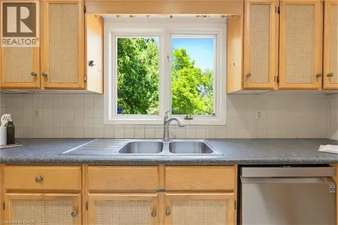 2155 Heidi Avenue Burlington ON L7M 3X2