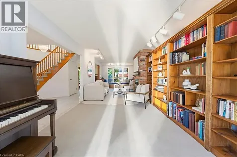 2155 Heidi Avenue Burlington ON L7M 3X2