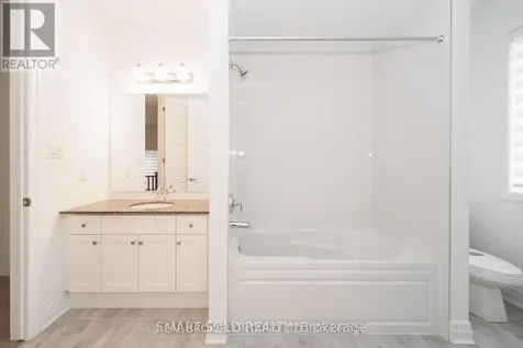 6 Azure Drive Markham ON L6C 3M5
