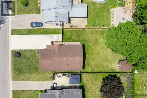 25 Pearson Avenue Strathroy-caradoc (sw) ON N7G 3Y1