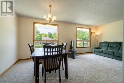 25 Pearson Avenue Strathroy-caradoc (sw) ON N7G 3Y1