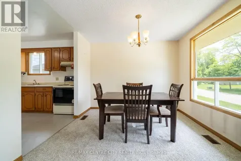 25 Pearson Avenue Strathroy-caradoc (sw) ON N7G 3Y1