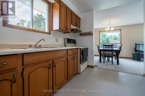 25 Pearson Avenue Strathroy-caradoc (sw) ON N7G 3Y1