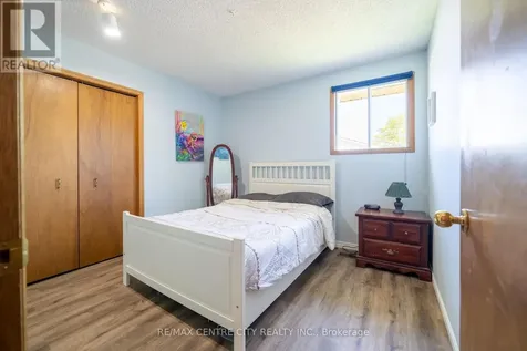 25 Pearson Avenue Strathroy-caradoc (sw) ON N7G 3Y1