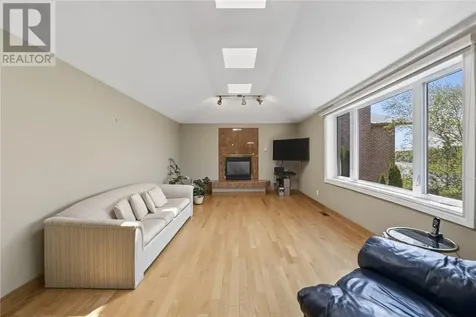 402 Maki Avenue Sudbury ON P3E 2P2