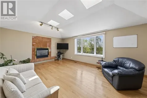 402 Maki Avenue Sudbury ON P3E 2P2