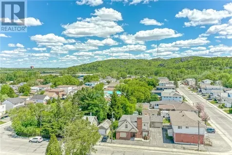 488 Clinton Avenue Sudbury ON P3B 2S6