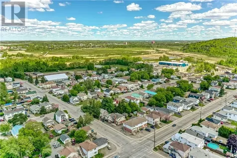 488 Clinton Avenue Sudbury ON P3B 2S6