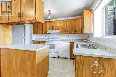 488 Clinton Avenue Sudbury ON P3B 2S6