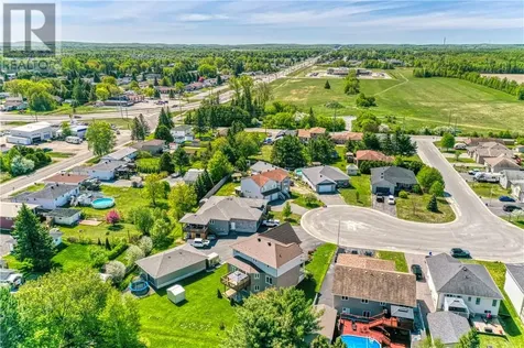 4623 Beaudelaire Court Val Therese ON P3P 1S3