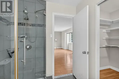 15 Hallowell Court Ottawa ON K2H 8N4