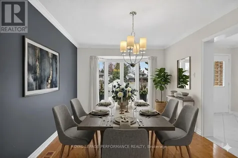 15 Hallowell Court Ottawa ON K2H 8N4
