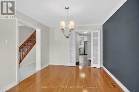 15 Hallowell Court Ottawa ON K2H 8N4