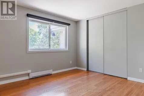 280 Brittany Drive Ottawa ON K1K 4M4