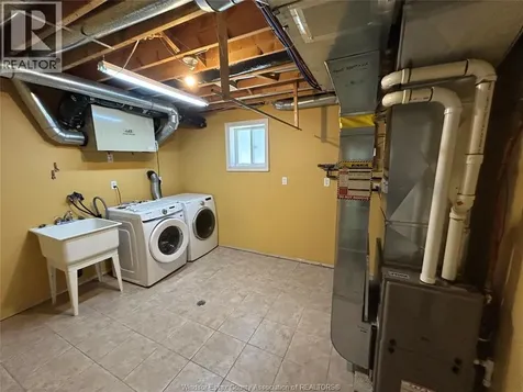 4665 Fontana Avenue Windsor ON N9G 3E1