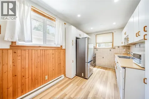 1229 Arncliffe Windsor ON