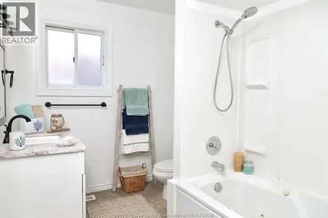 3074 Lloyd George Boulevard Windsor ON N8T 2V2