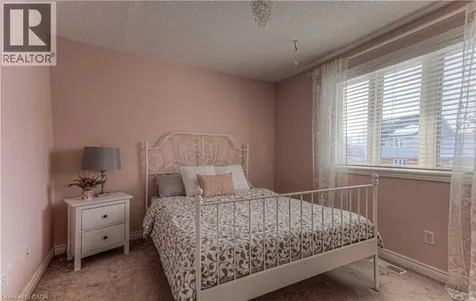 1745 Creek Way Burlington ON L7L 7E1