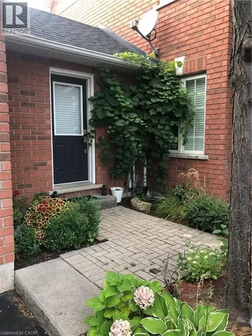 1745 Creek Way Burlington ON L7L 7E1