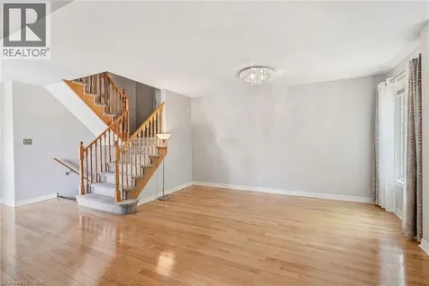 1745 Creek Way Burlington ON L7L 7E1