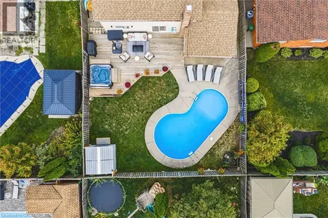 16 Apex Court Stoney Creek ON L8J 1J2